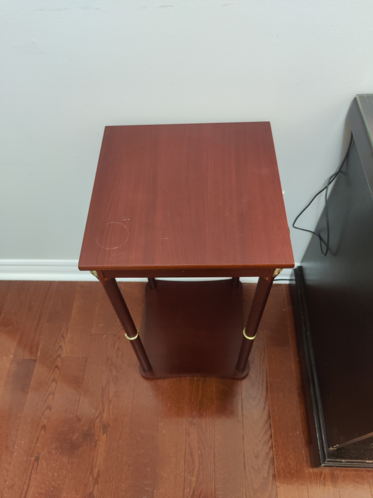Move out sale - Small Wooden Table - photo 2