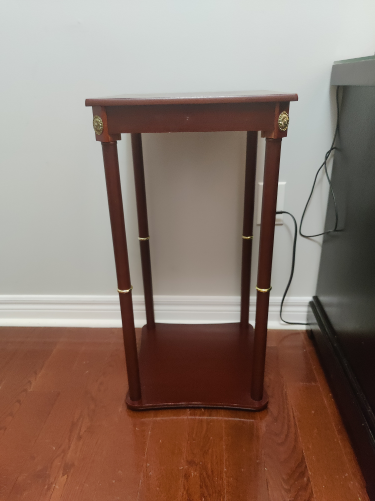 Move out sale - Small Wooden Table - photo 3