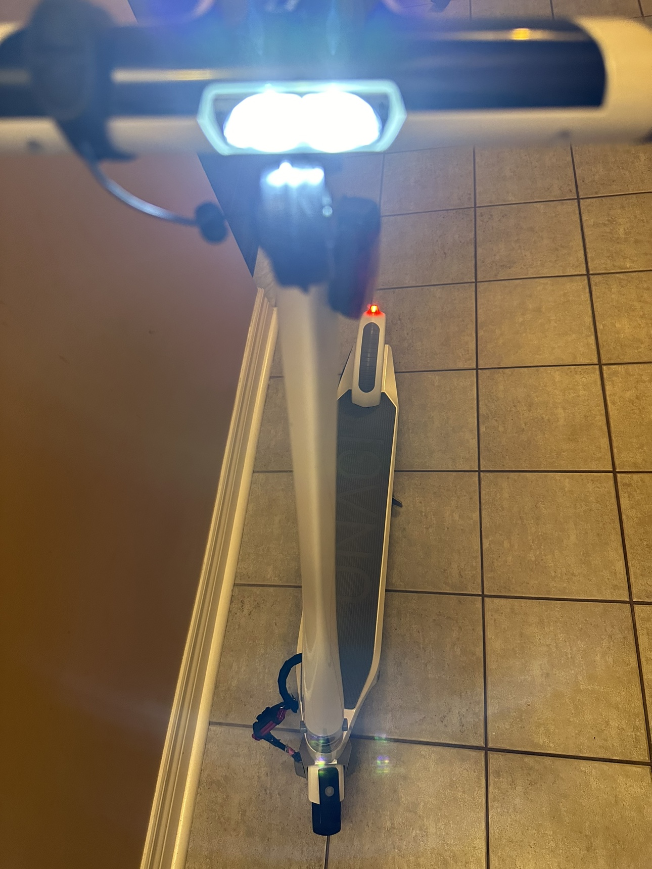 Unagi Model One Electric Scooter- E500 Dual Motors - photo 4