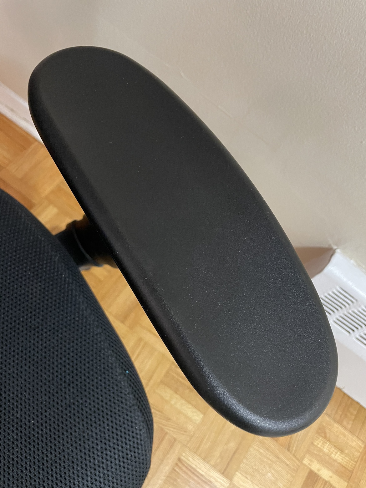Black Mesh Office Chair - photo 4
