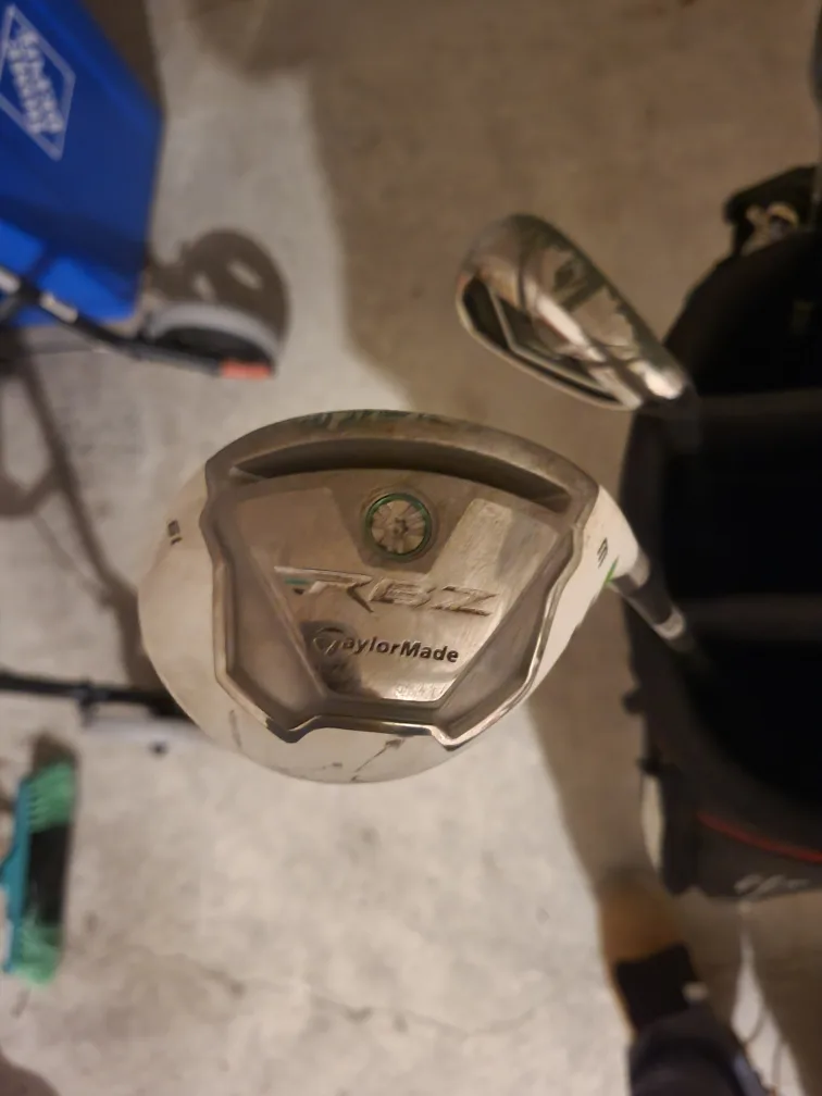 Taylormade Golf Set - 9 piece right hand image indicator(4)