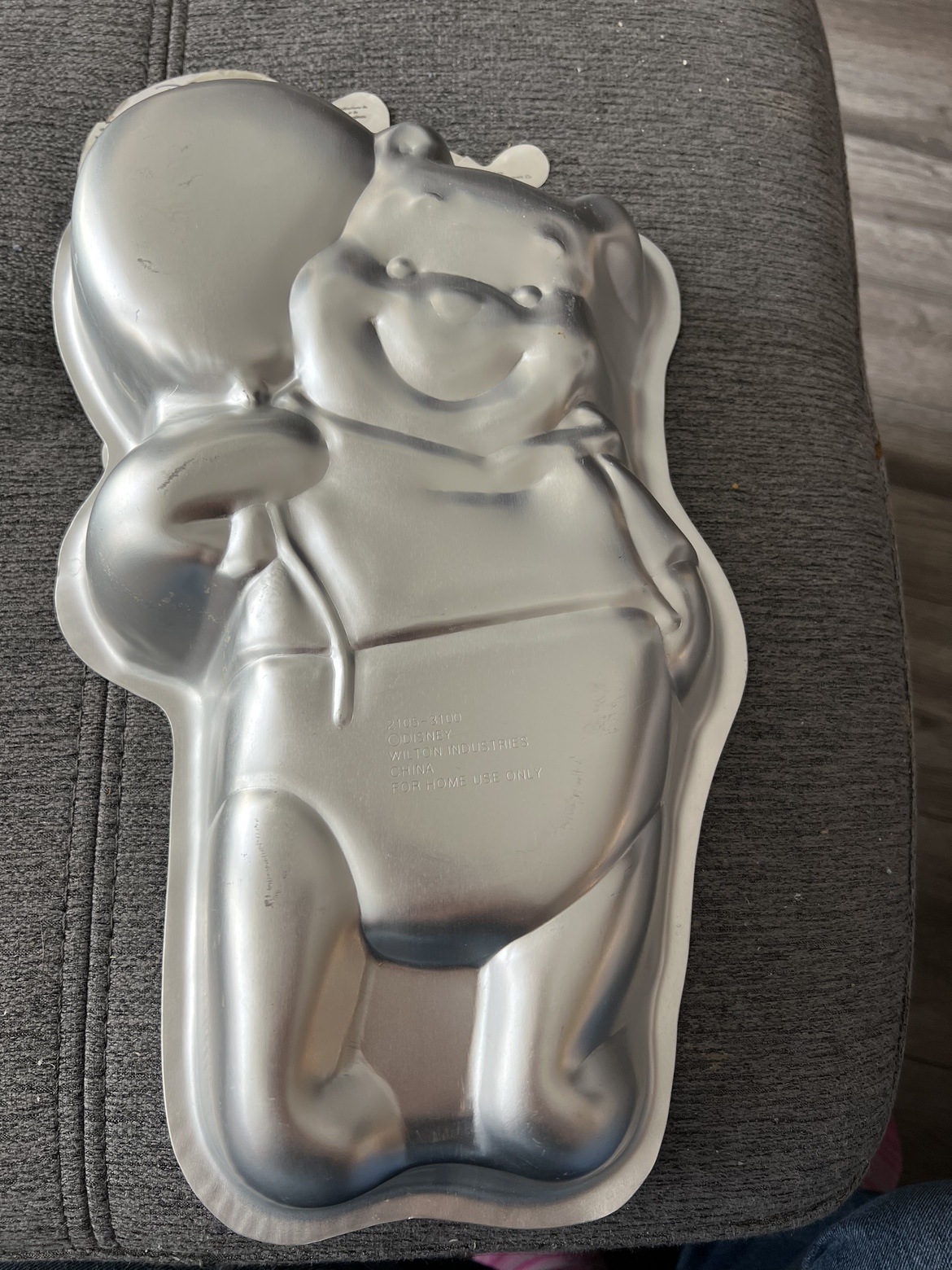 Vintage Winnie the Pooh Cake Pan - photo 2