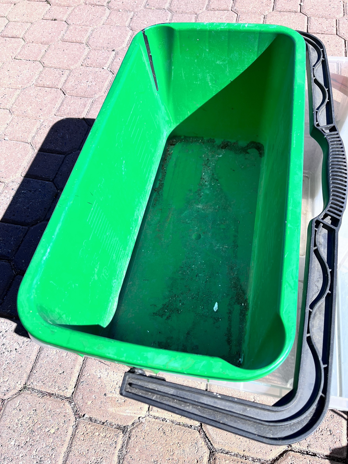 6 gallon / 20 L bucket with handle, plastic bin - photo 2