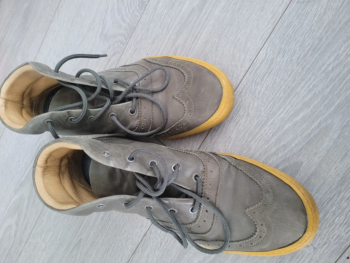 John Fluvogs High top image indicator(4)