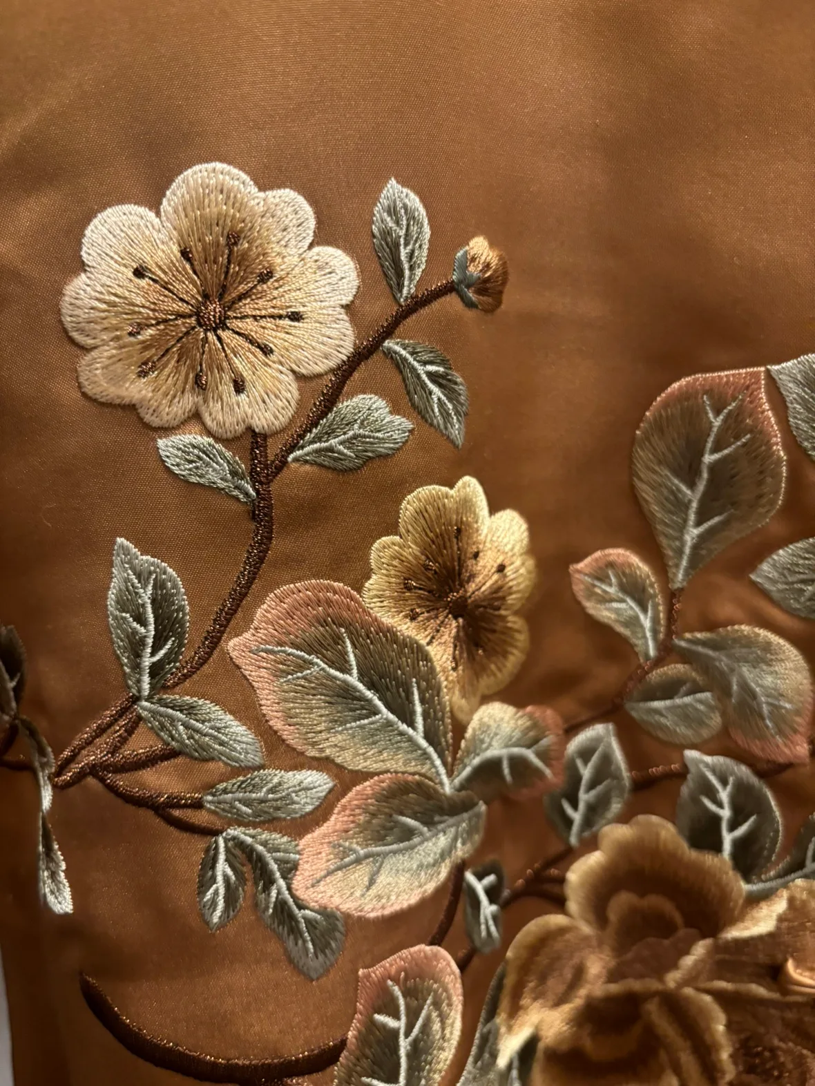 Artistic Palace Embroidered Jacket with tag image indicator(6)