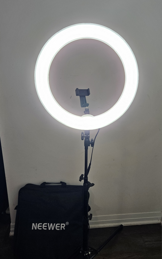 Neewer 18 inch Ring Light with Tripod Stand