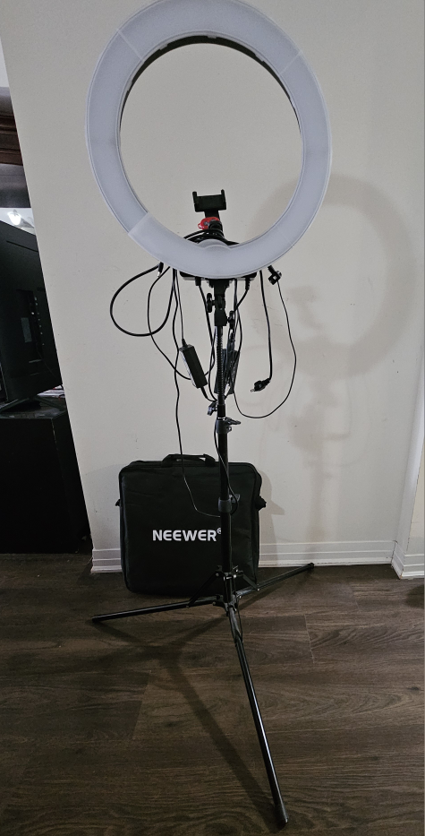 Neewer 18 inch Ring Light with Tripod Stand - photo 5
