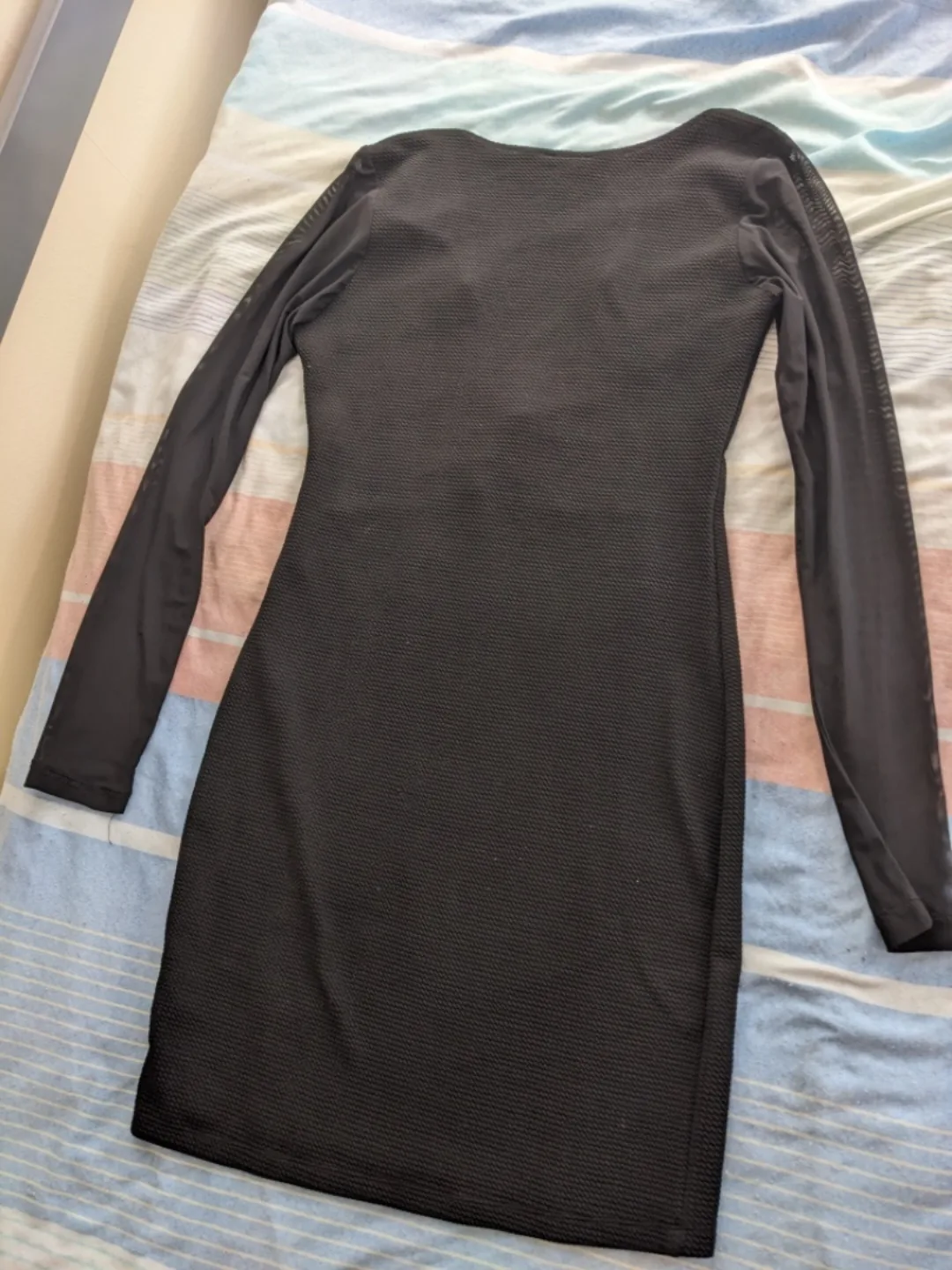 Black Bodycon Low Plunge V-Neck Dress image indicator(3)
