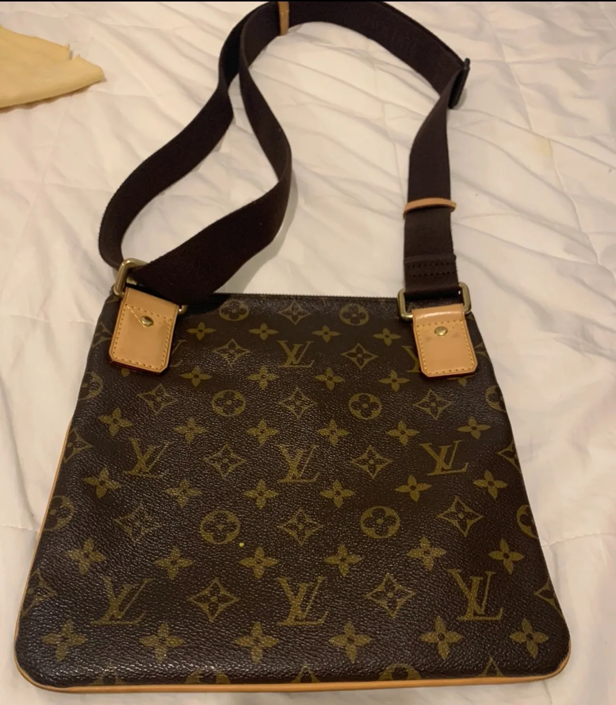 Authentic Louis Vuitton Pochette Valmy Crossbody Bag image indicator(3)