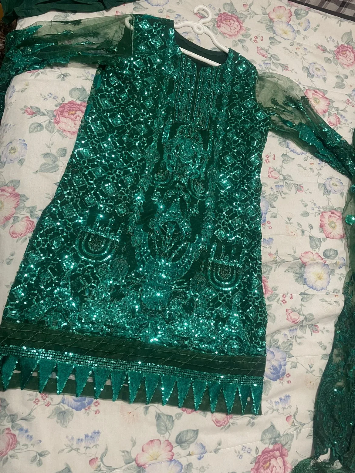 Green Sequined Salwar Kameez image indicator(2)