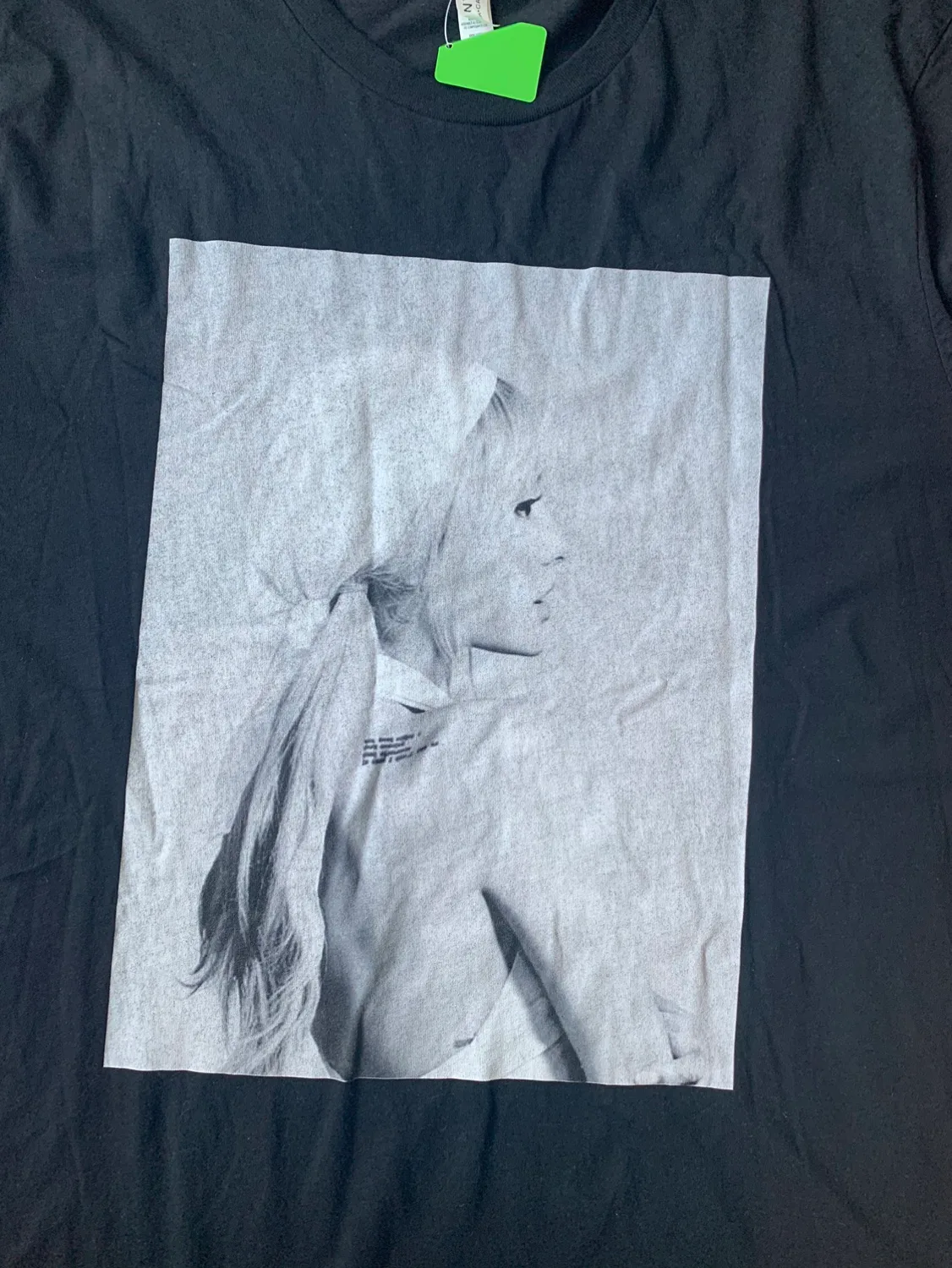 Ariana Grande Black T-shirt - Unisex/Mens 2XL image indicator(5)