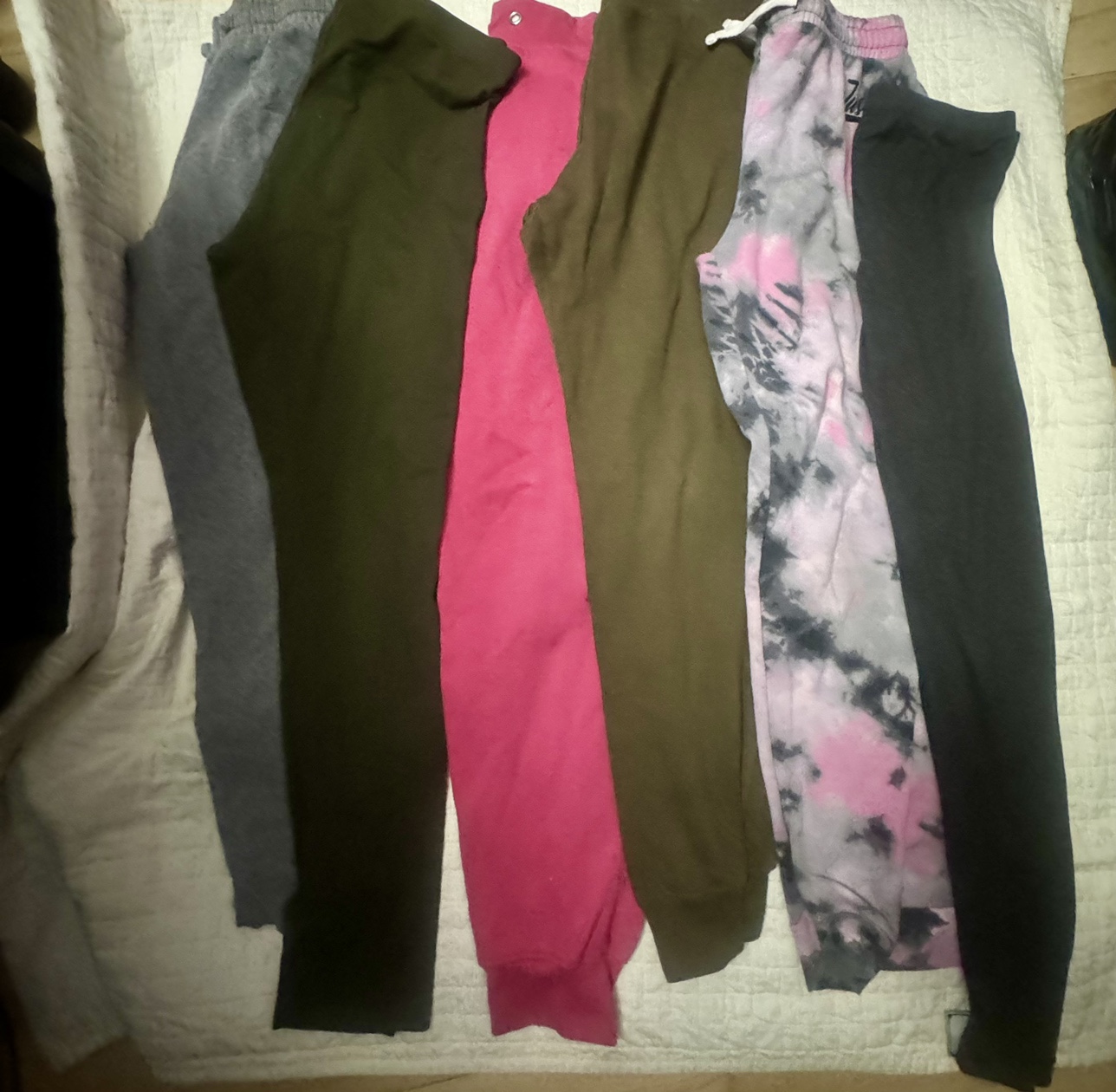 6 pairs of sweatpants - photo 2