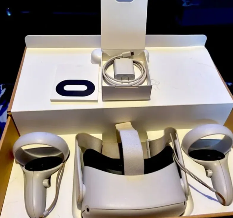 Oculus Quest 2 With Carrying Case, Battery Pack for Meta Quest thumbnail