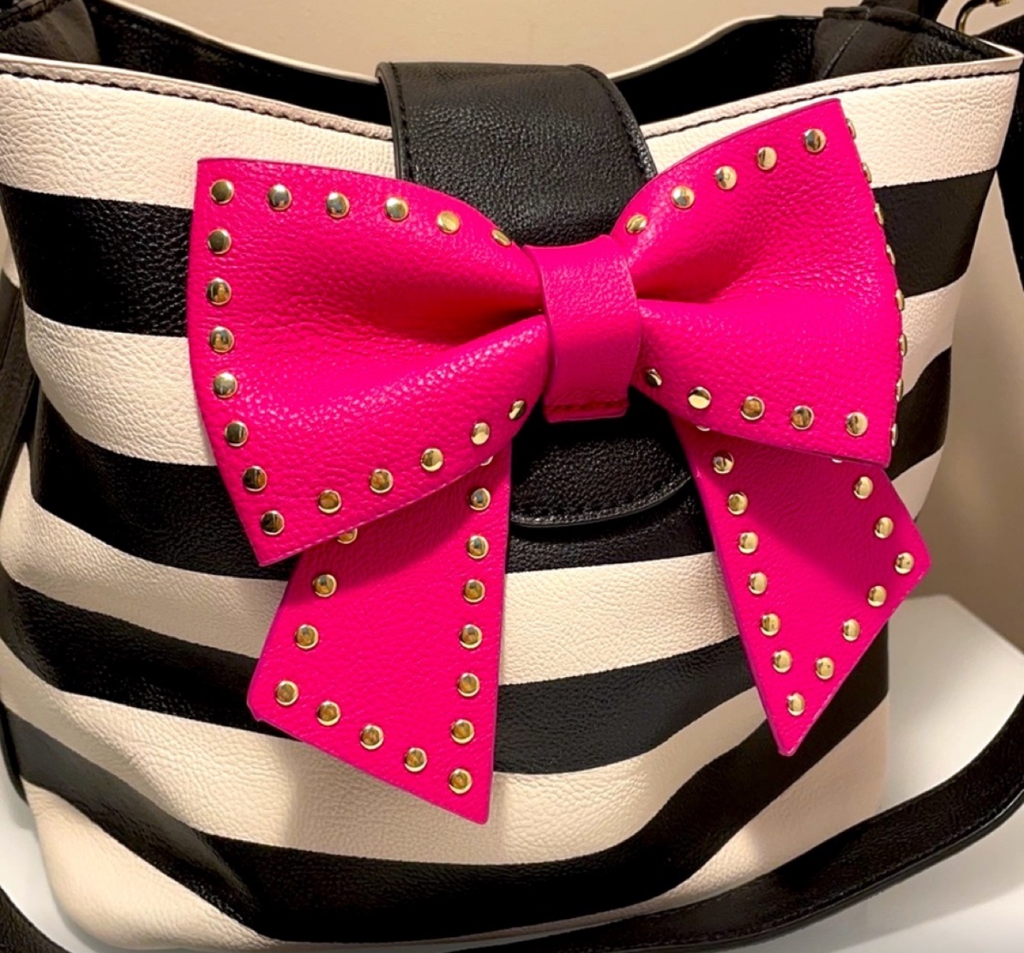 🎀Betsey Johnson🎀 Black & White Striped Handbag - photo 2
