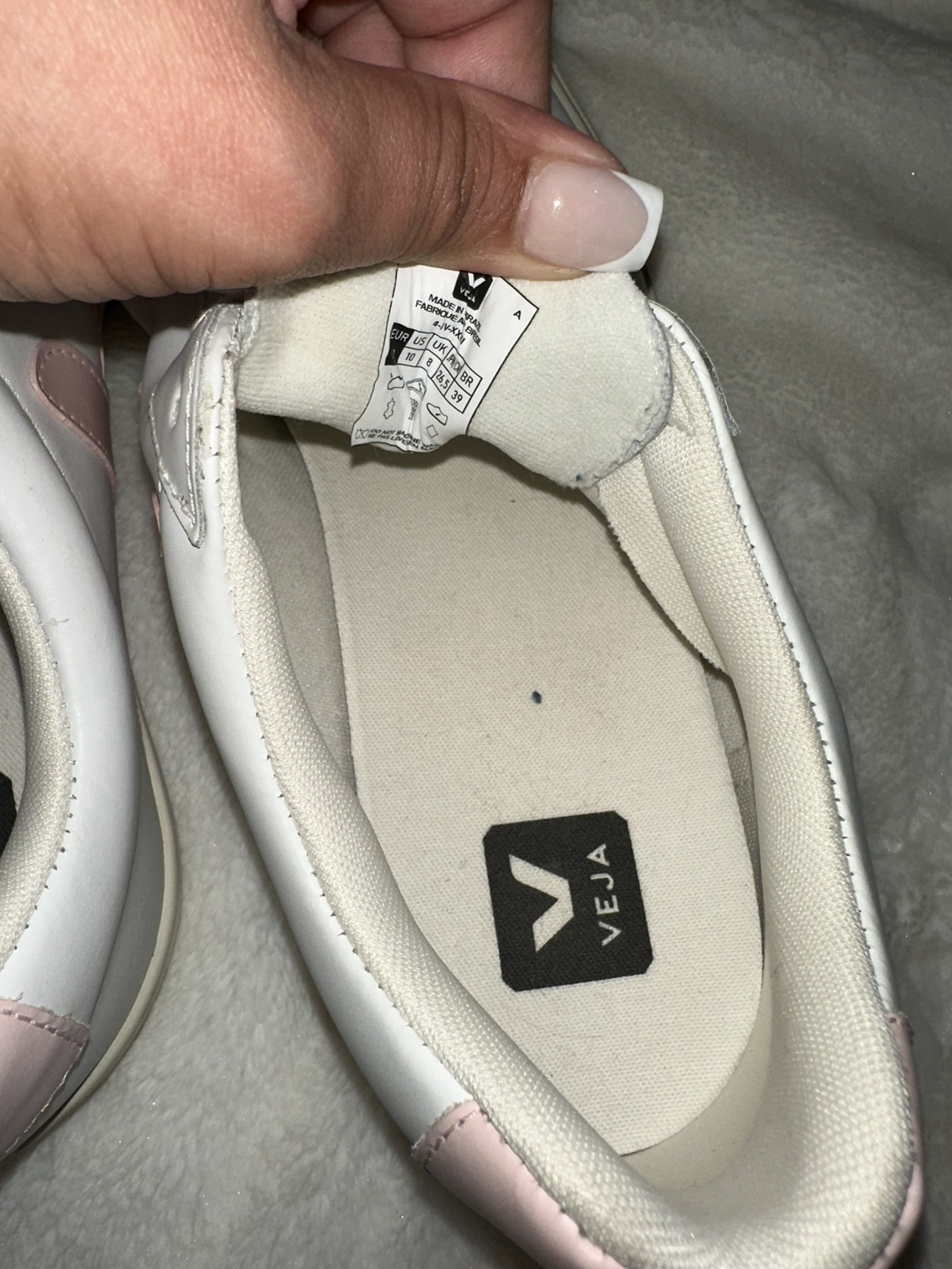 Veja V-10 Sneakers - photo 5