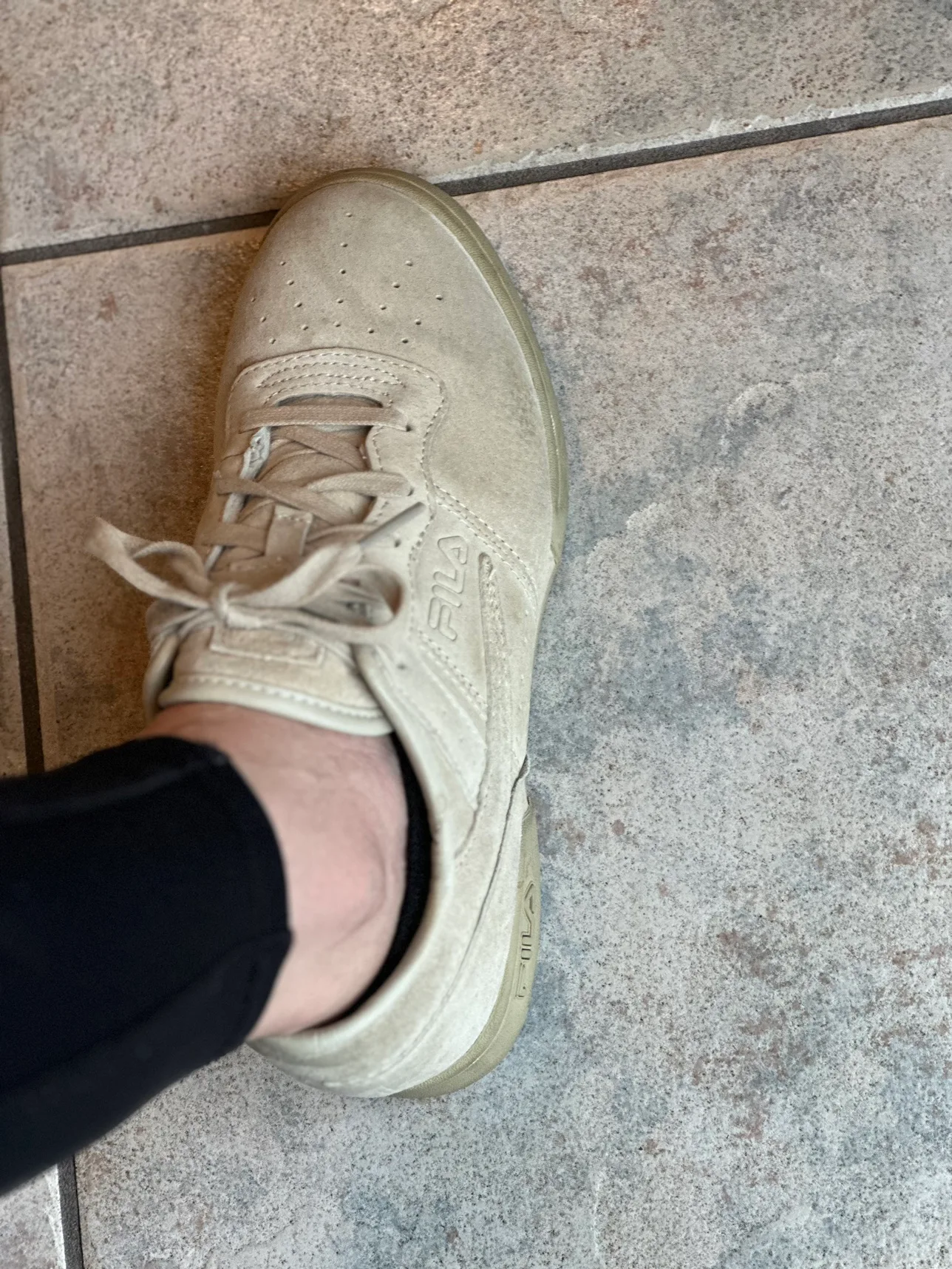 Women’s fila sneakers size 7.5