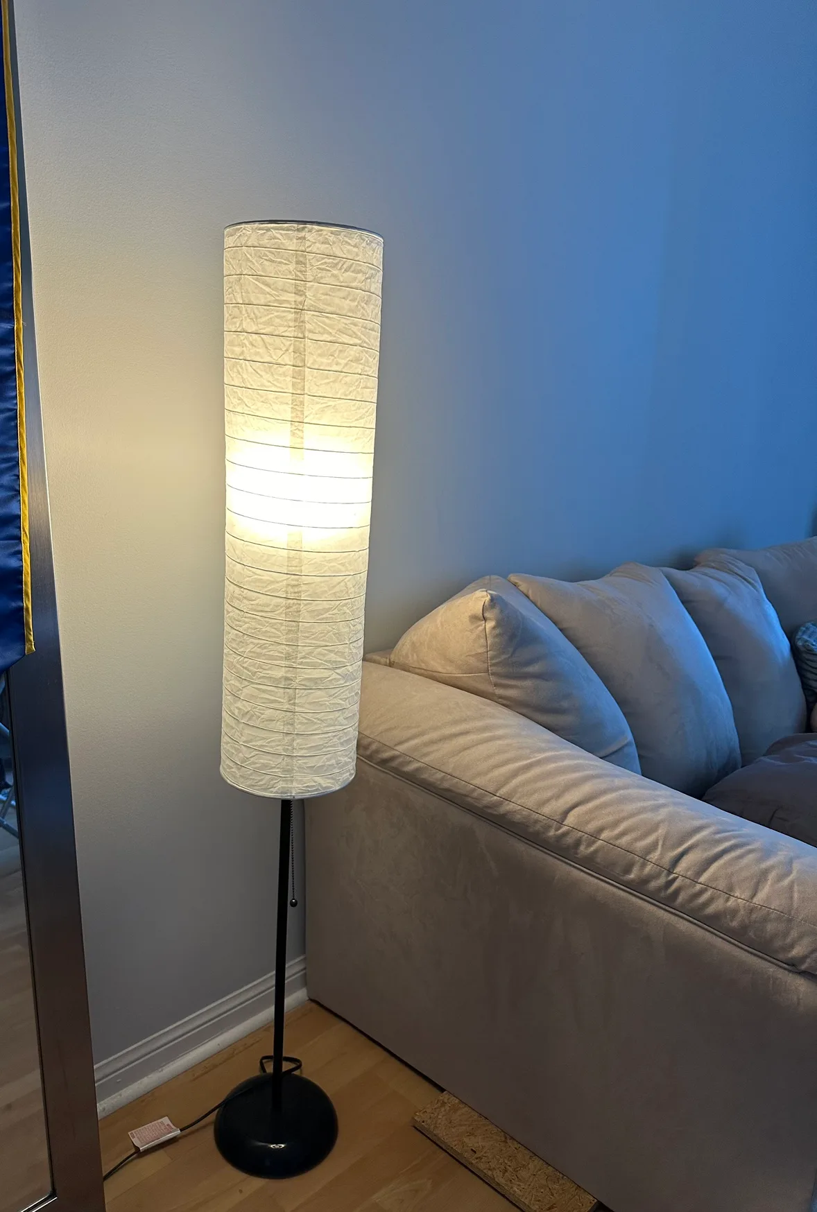 Floor Lamp thumbnail