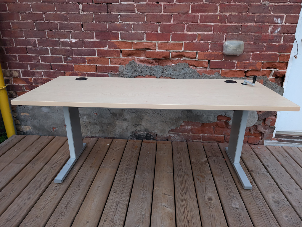 Height adjustable table, free delivery