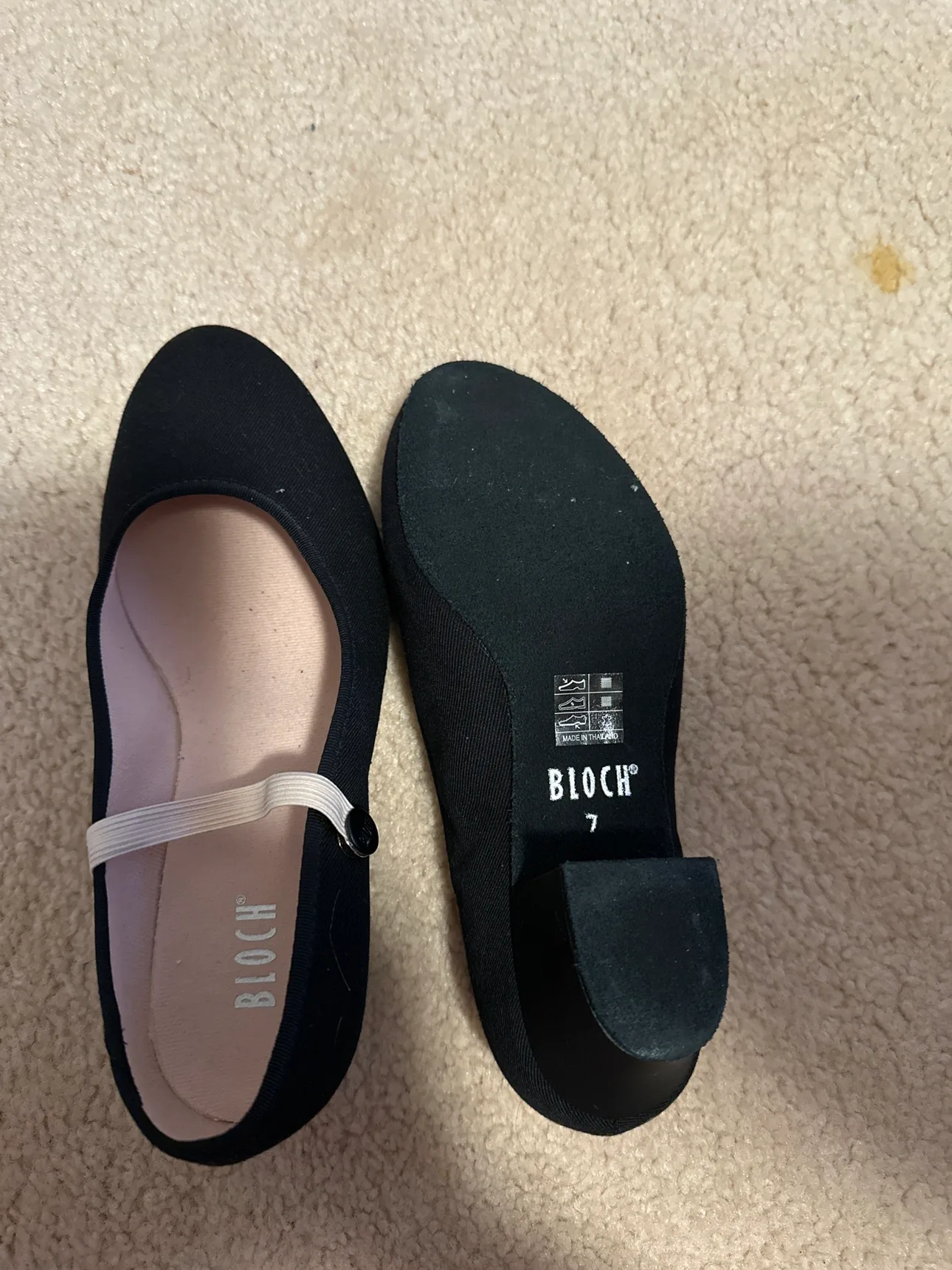 Bloch Women's Black canvas character Shoes