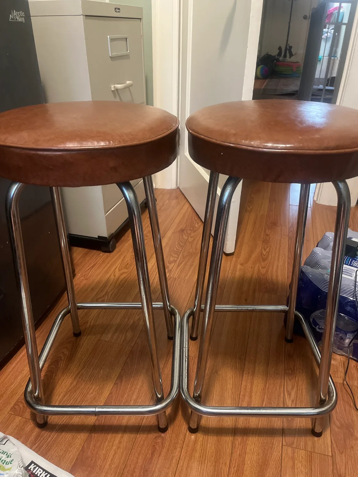 Set of 2 Bar Stools thumbnail