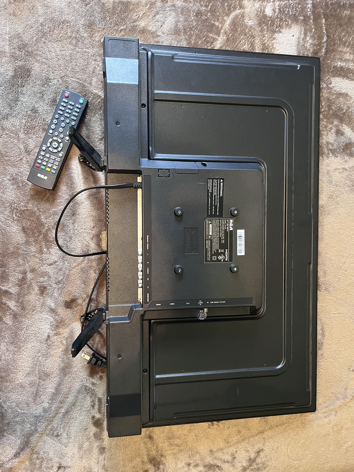 RCA 32" TV with Remote - photo 2