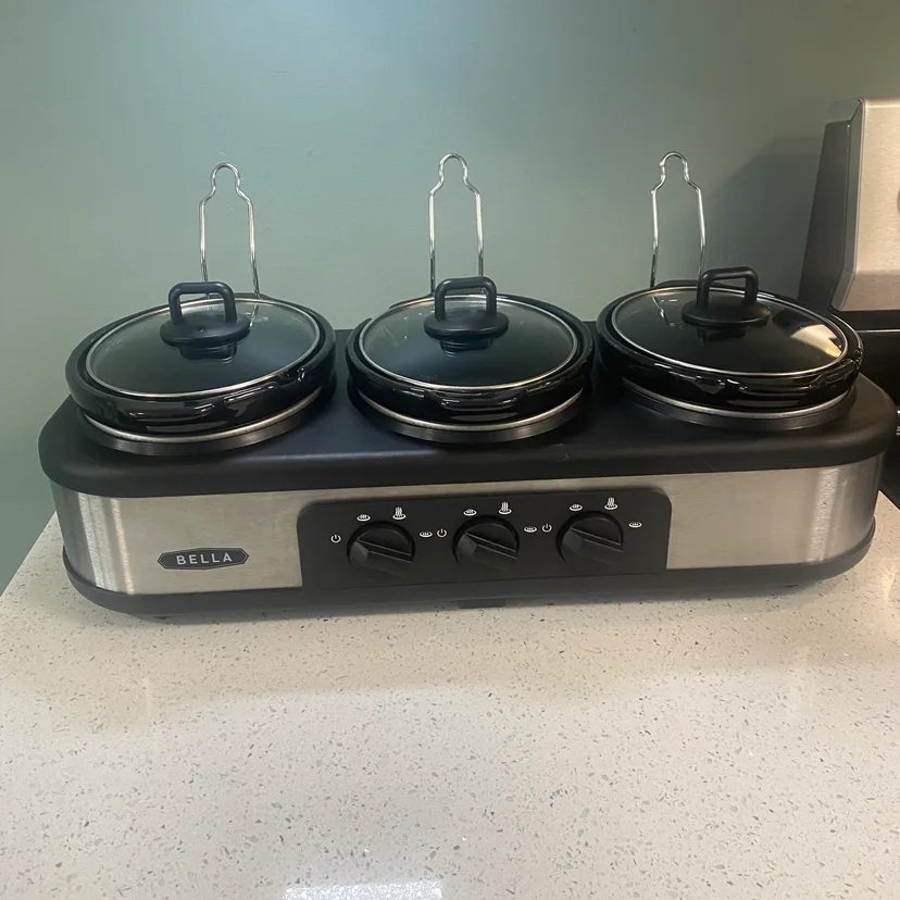 BELLA Triple Slow Cooker & Buffet Server, 3 x1.5 QT thumbnail