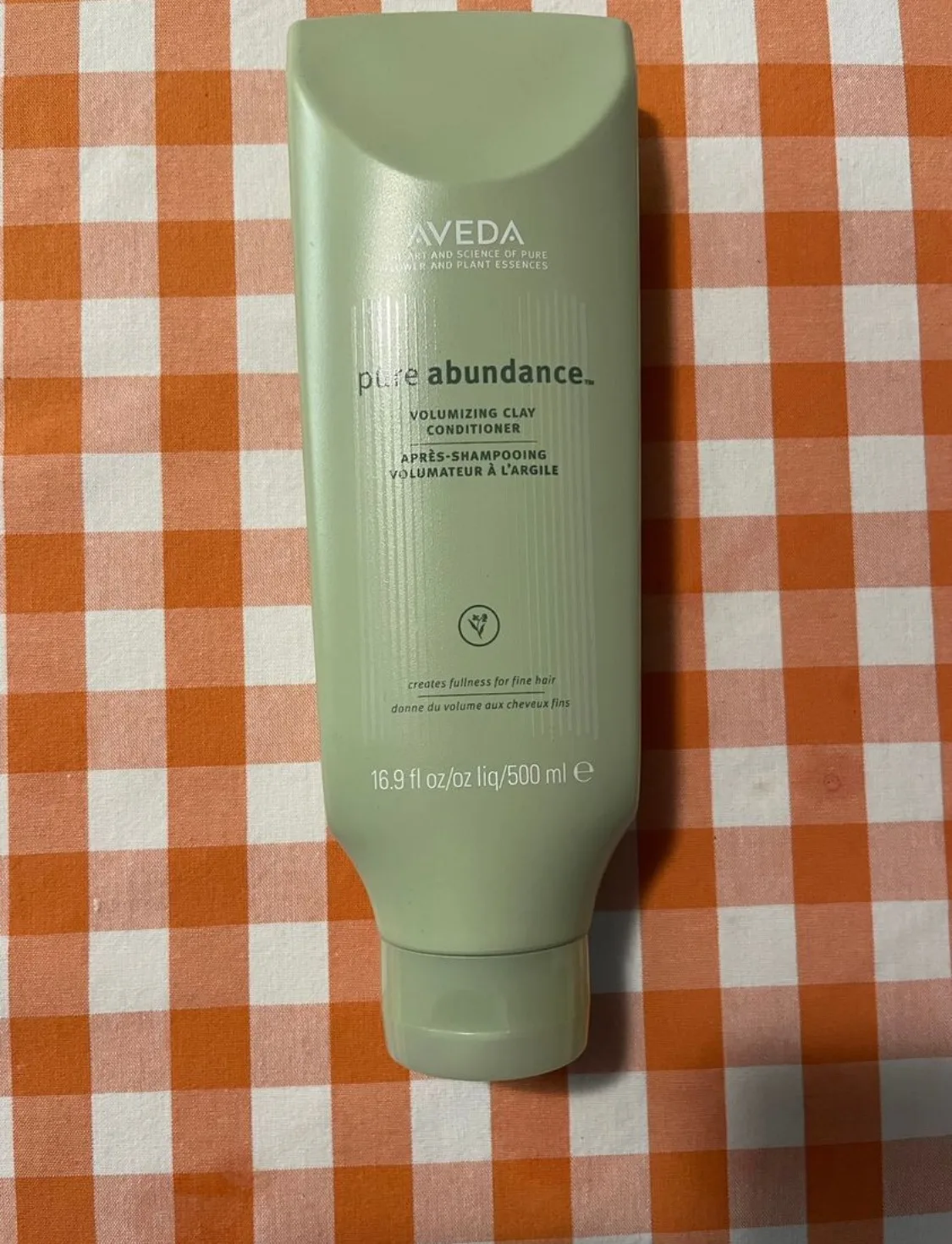 AVEDA products (shampoo and conditioner) image indicator(2)