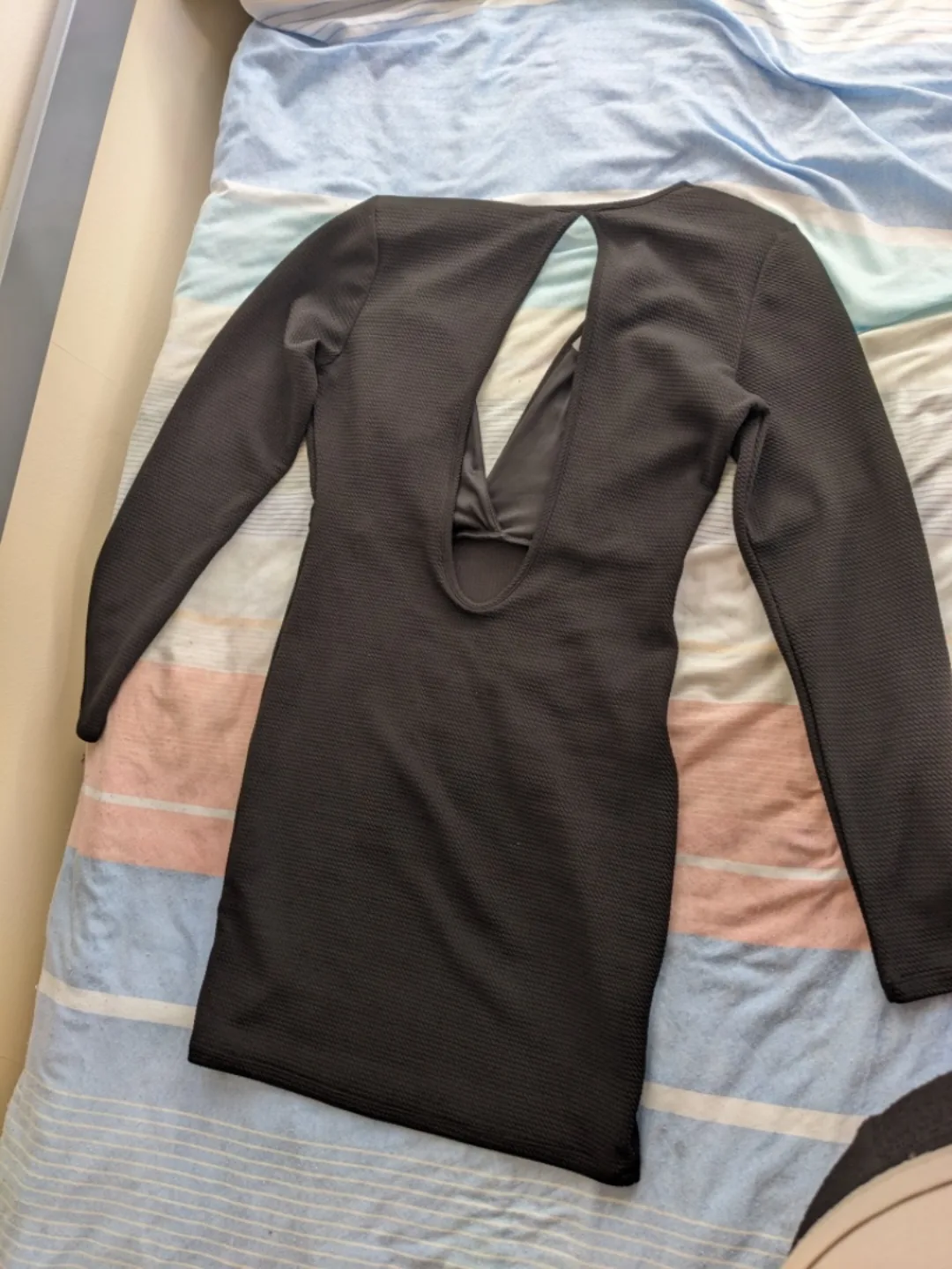 Black Plunge V-Neck Dress with Open Back image indicator(7)