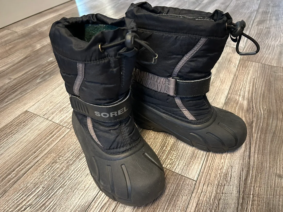 Kid’s Size 12 Black Sorel Winter Boots thumbnail