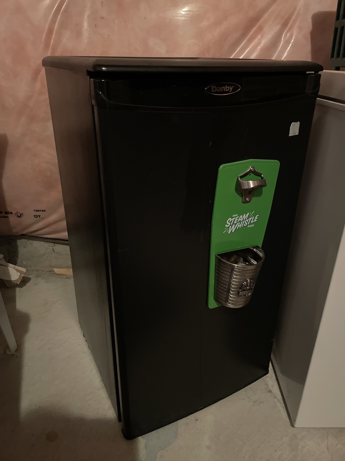 Danby Mini Bar Fridge - photo 3