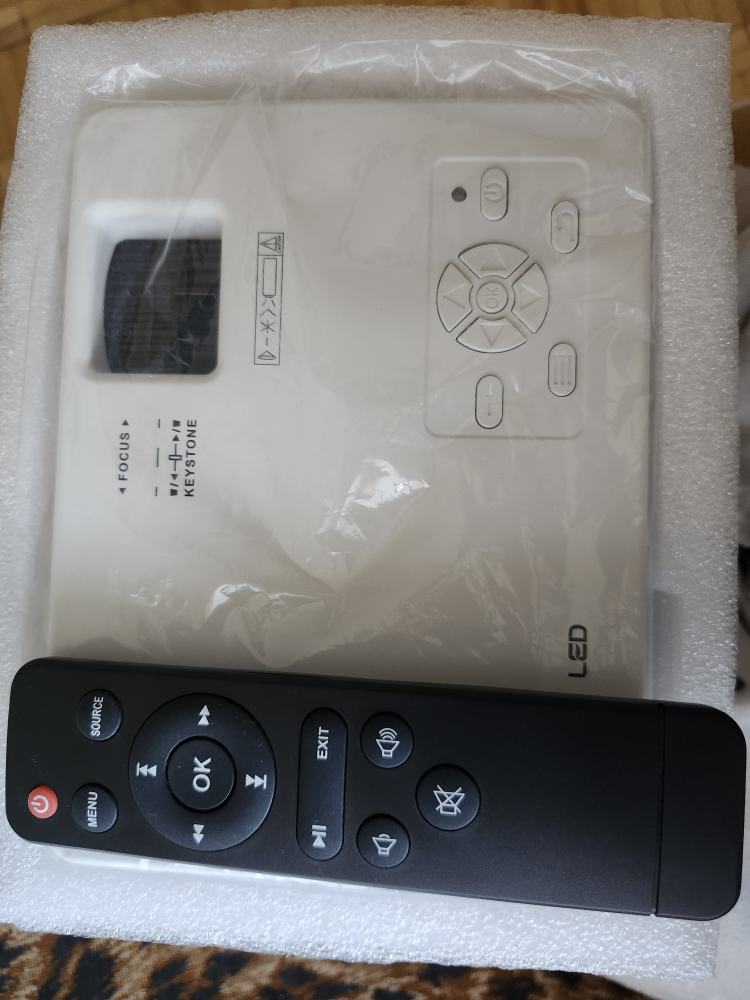 Mini projector with WIFI - photo 3