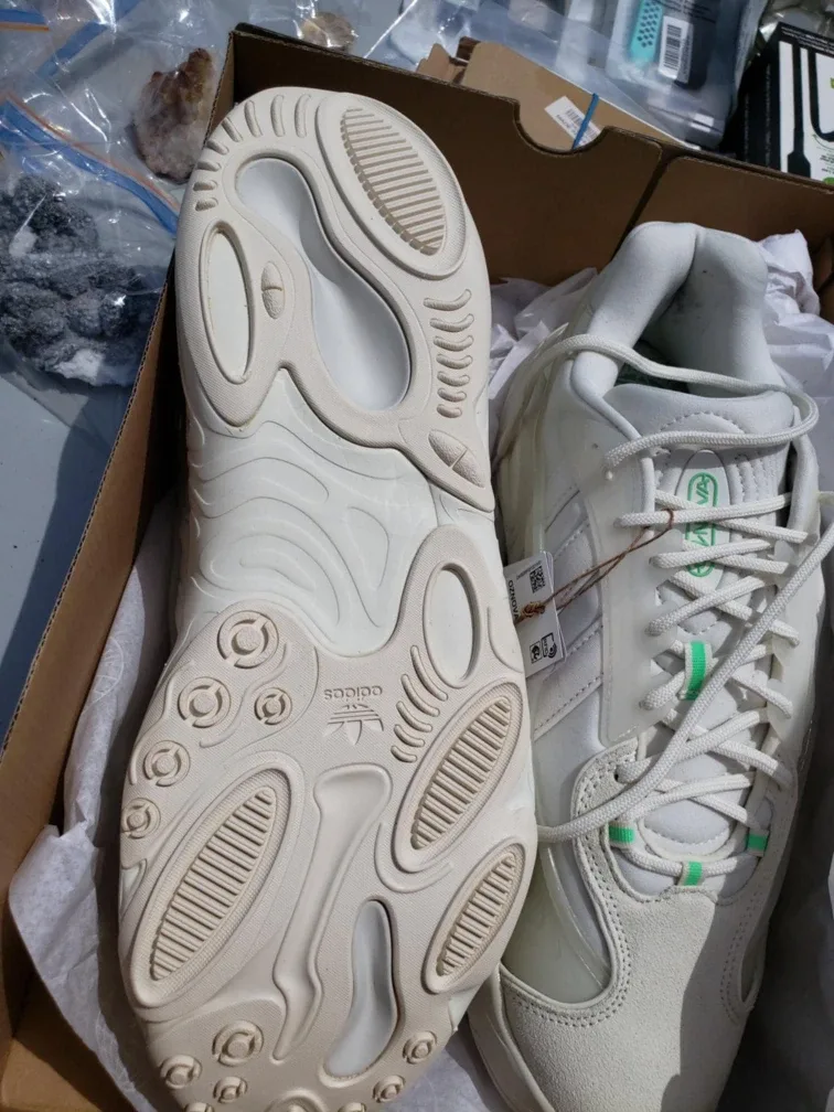 Adidas Shoes Brand New 13.5 US size image indicator(3)