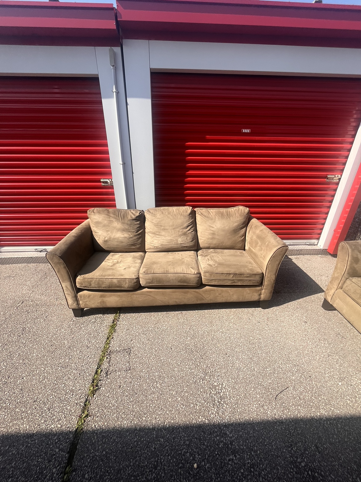 Suede beige couch - photo 5