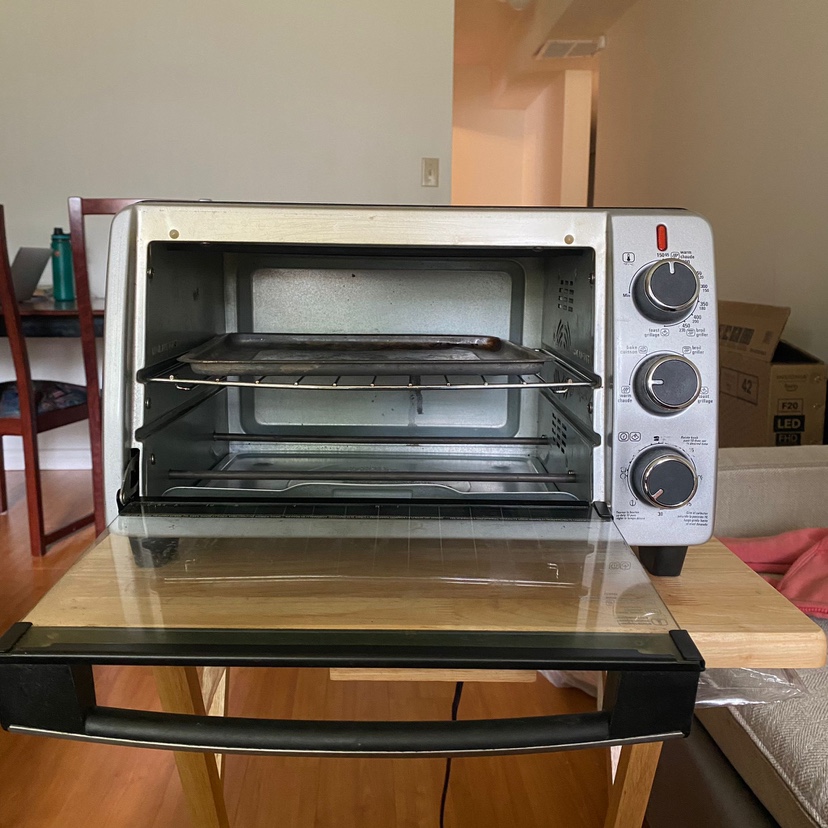Black and Decker Toaster Oven - photo 2