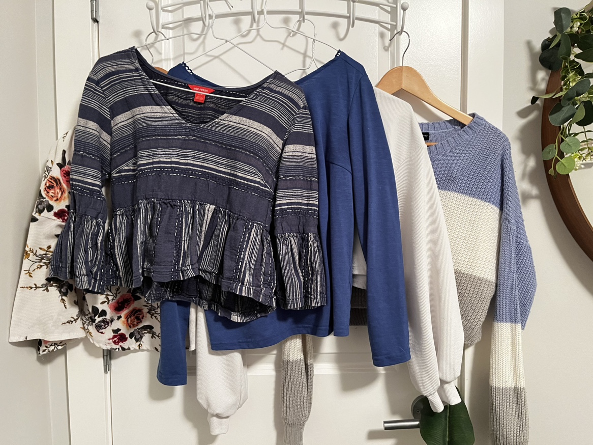 Size Small Women's Clothing Bundle - photo 4