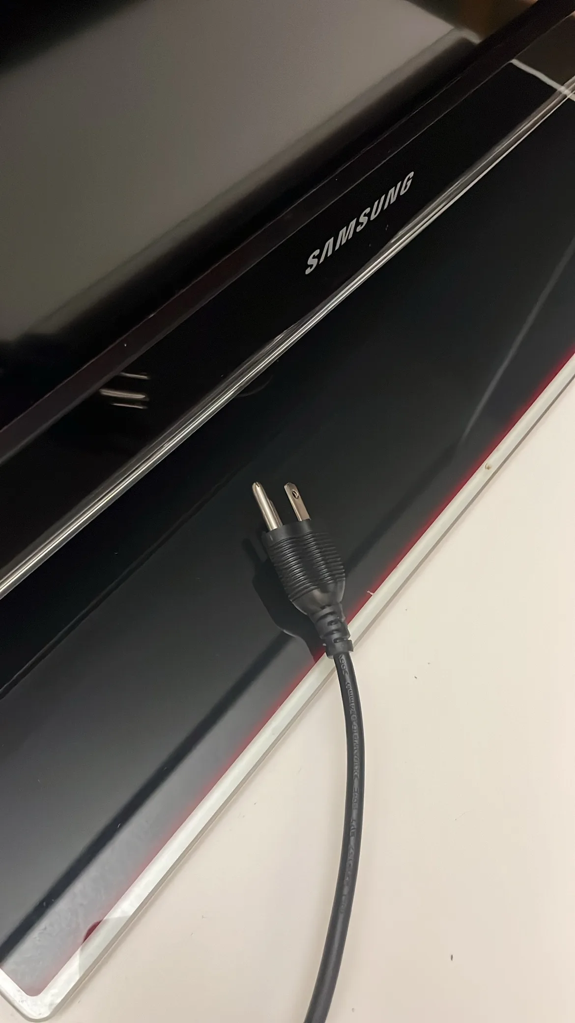 Samsung 40” TV image indicator(4)