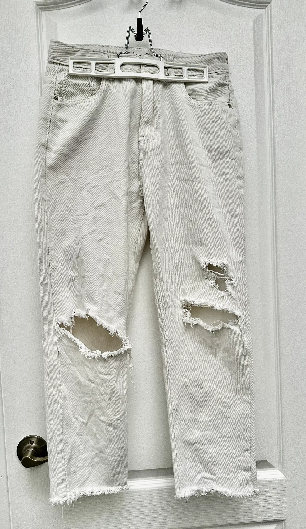 White Distressed Jeans size 5 Freecycle thumbnail