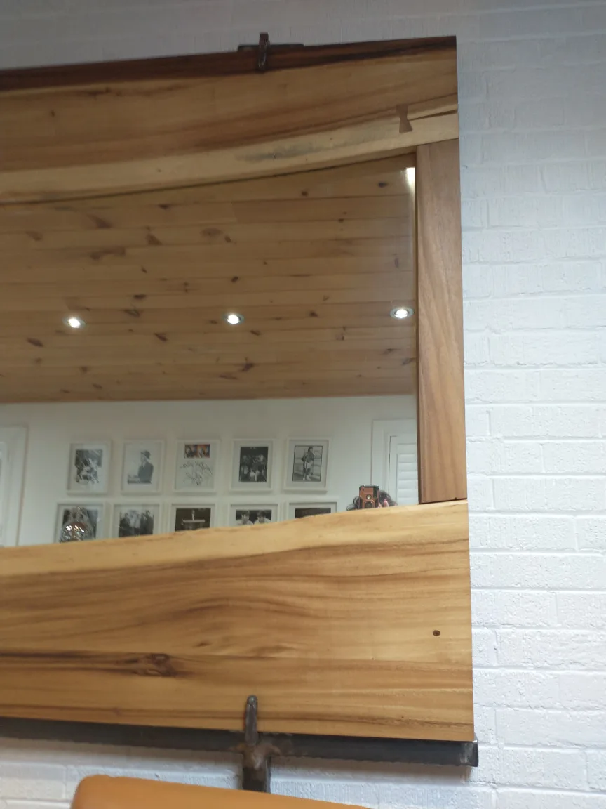 Suar Wood Wall Mirror image indicator(5)