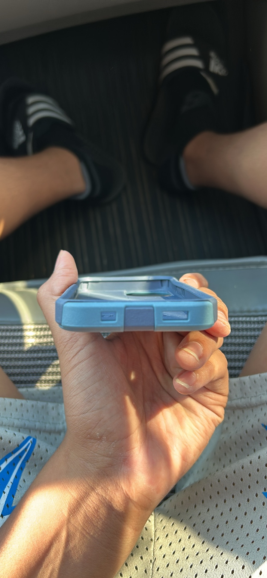 Iphone 12 and 13 mini otterbox case - photo 5