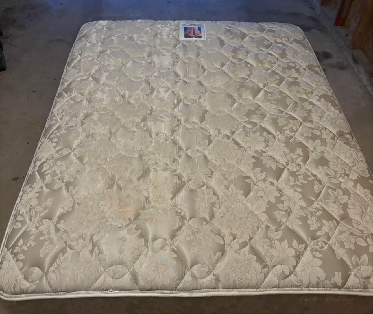 Sealy Posturepedic Double Mattress and Box Spring