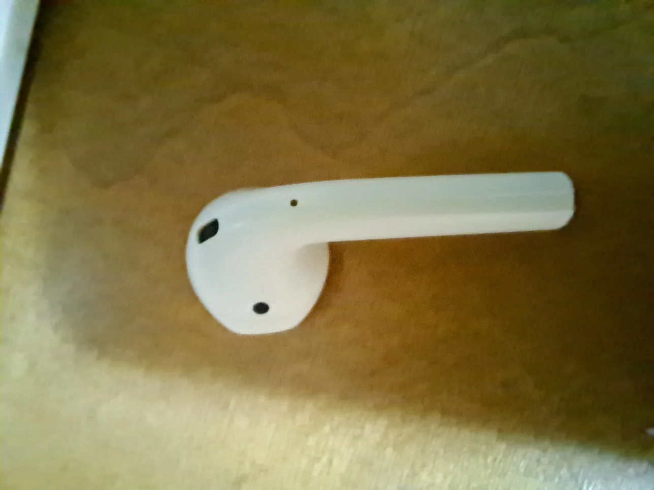 Airpod 1st gen (left) image indicator(2)