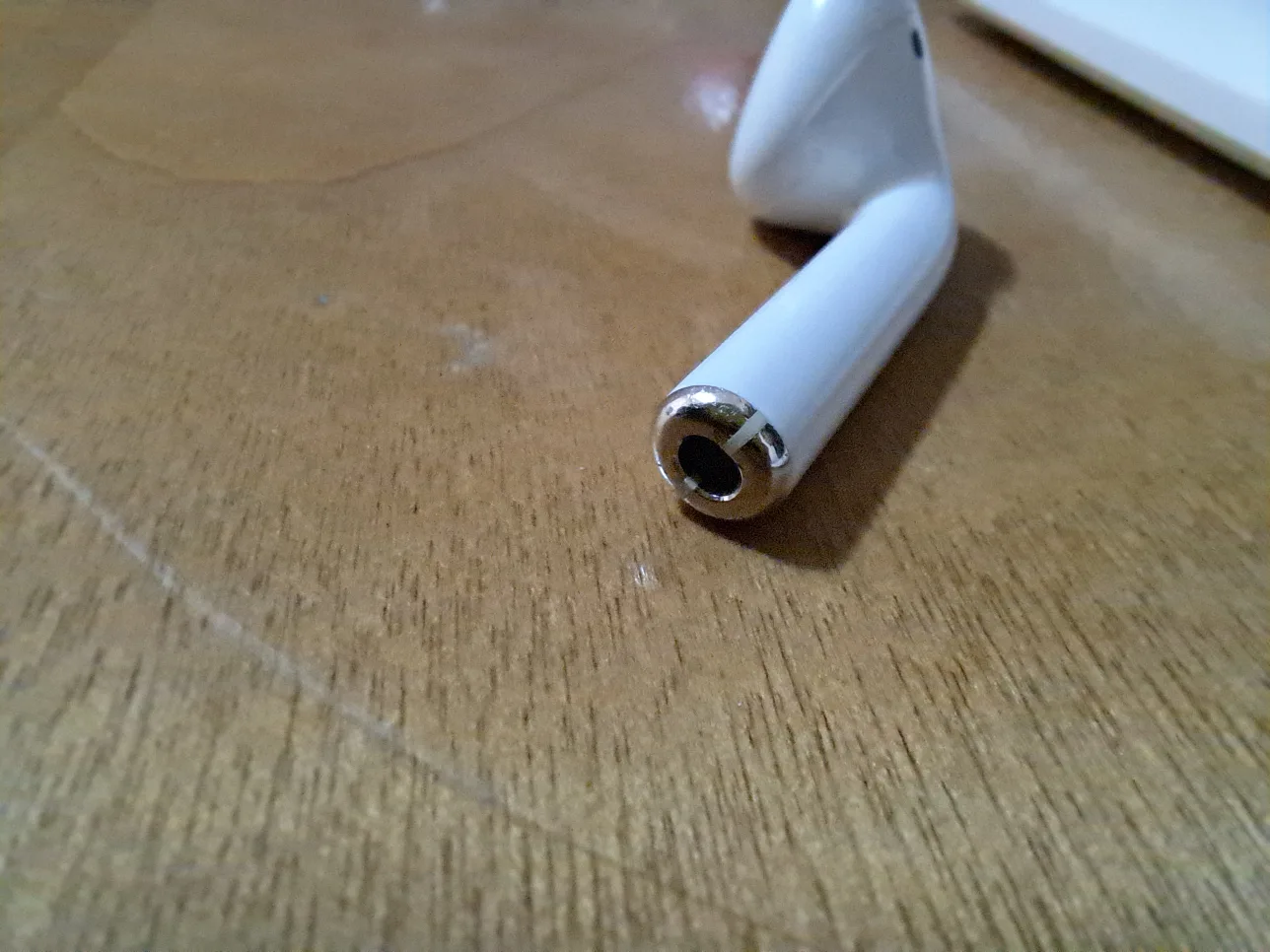 Airpod 1st gen (left) image indicator(5)