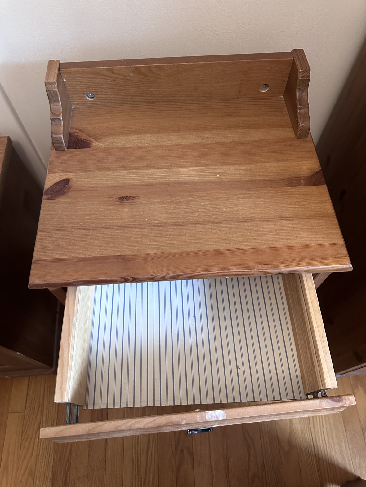 Ikea- set of Two night stands - photo 3