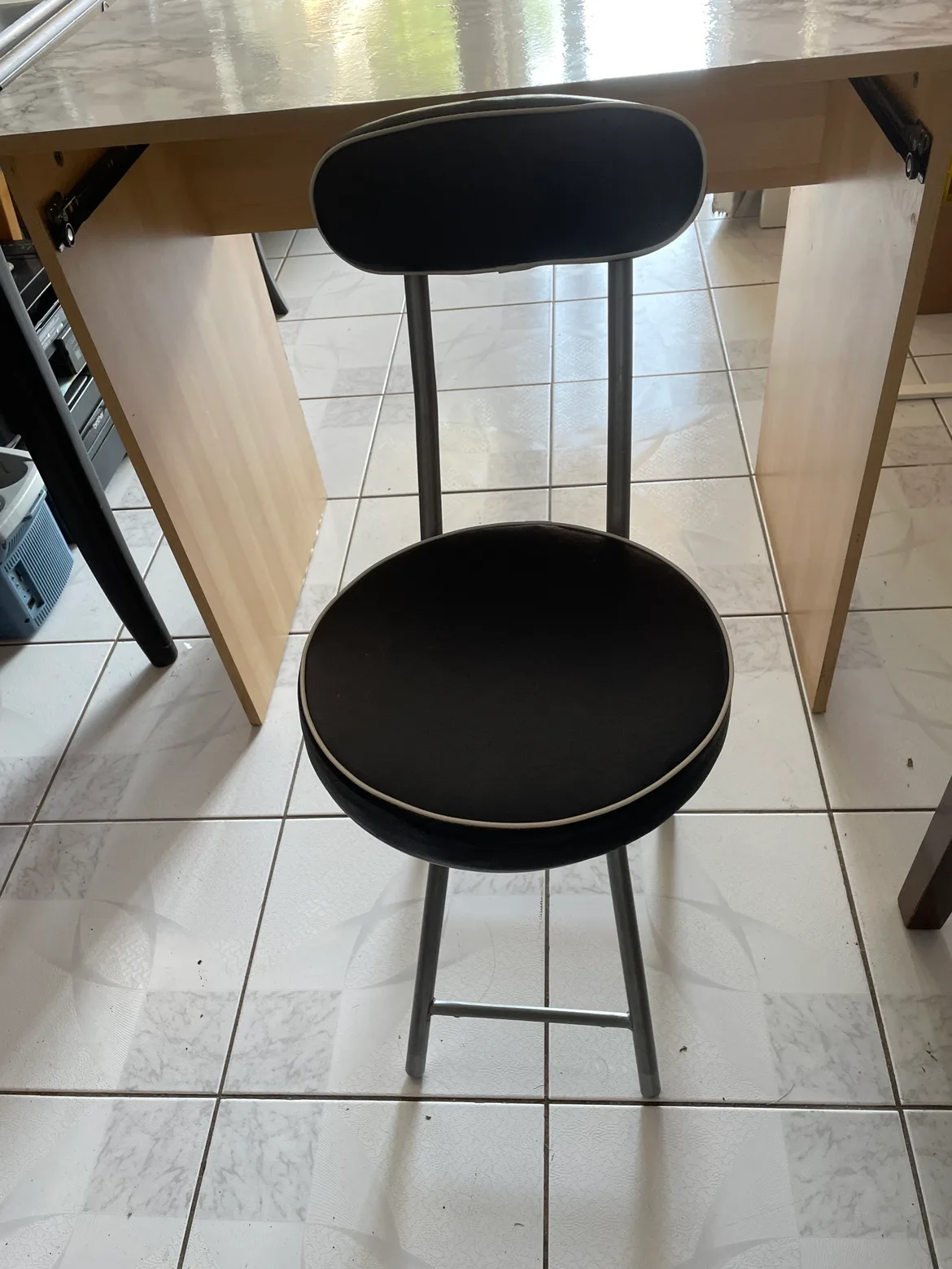 Small Ikea Desk with Stool and Lamp image indicator(5)