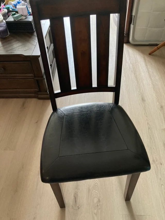 Dining table with four matching chairs image indicator(5)