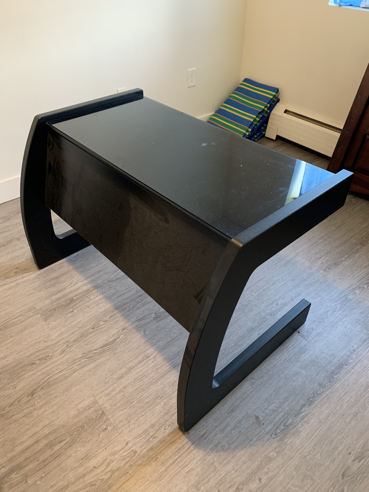 Computer table.