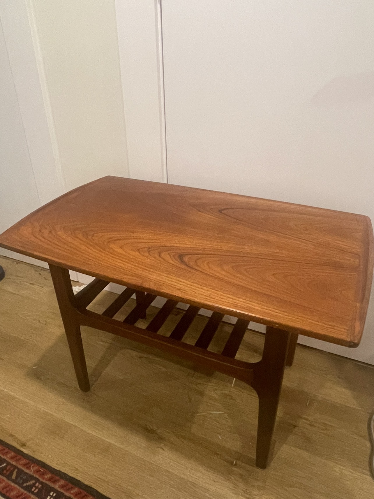 Mid century modern MCM coffee / side table solid great piece