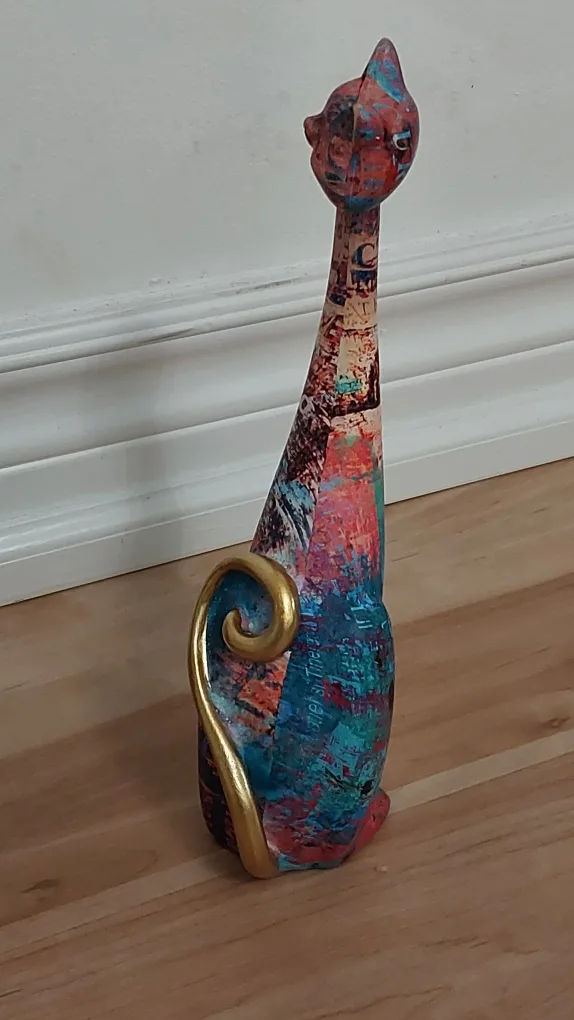 BNIB 2pcs Abstract Art Cat Resin Statues image indicator(5)