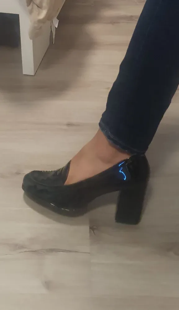 Michael Kors Black Heels thumbnail