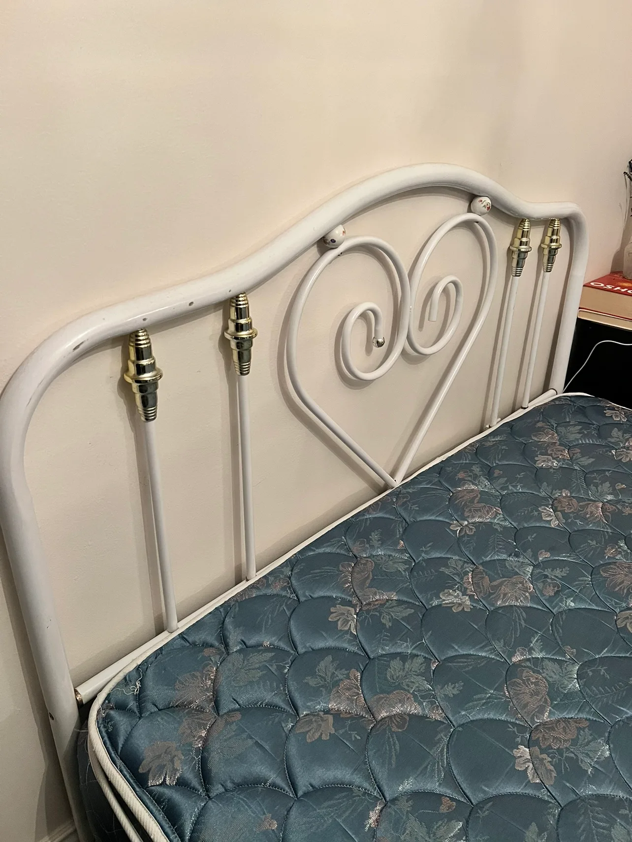 Queen bed for sale thumbnail